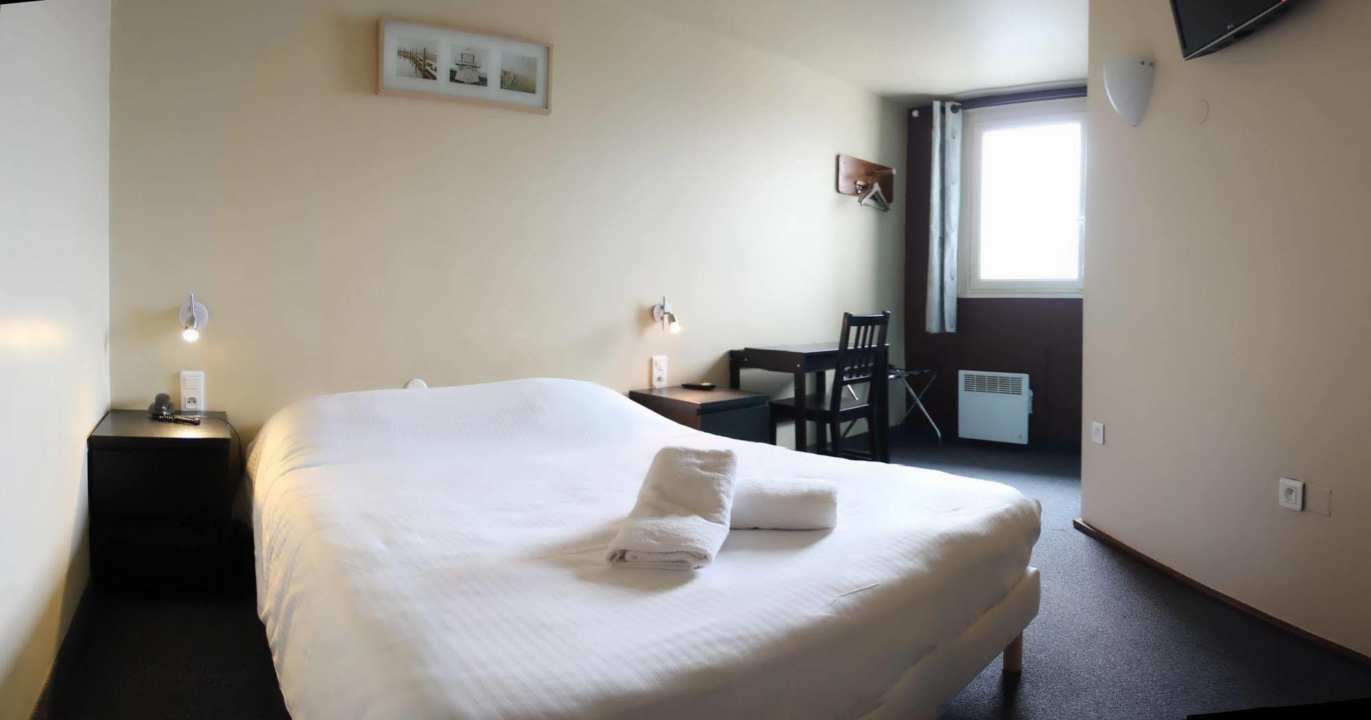 Wink Hotel Juvisy Exterior foto
